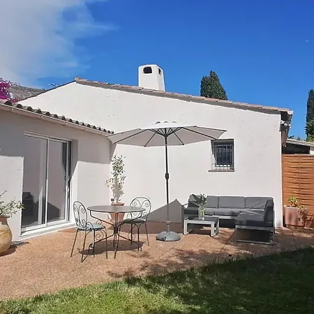 Dans La Cypra Bed & Breakfast 4*