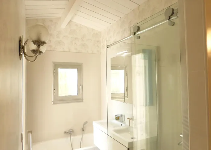 Dans La Cypra Bed & Breakfast 3*